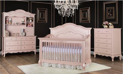 Evolur aurora - Evolur Waverly collection is inspired by East Coast Autumn; the last few days of cool weather before winter returns. The Waverly flat top crib offers a simplistic design showcasing a lodge panel headboard with straight lines surrounded by substantial molding. This crib converts to a toddler bed, a day bed and a full-size bed to accommodate your …
